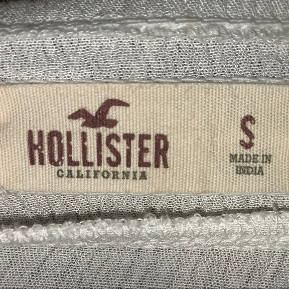 Hollister Ballon Sleeve Off the Shoulder Top - Picture 4 of 4